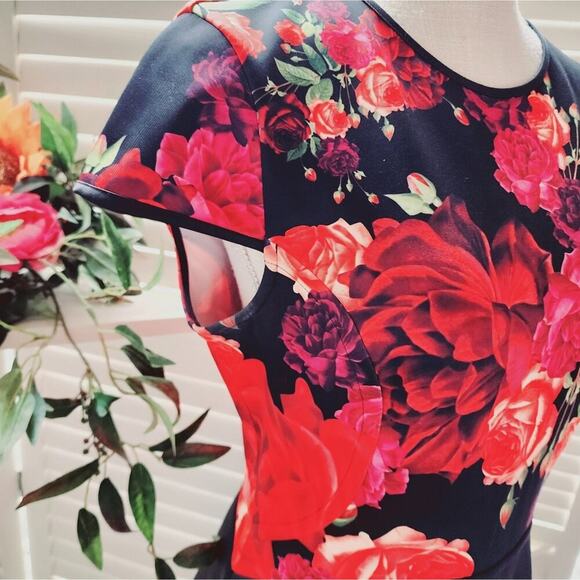 Ted Baker Xylee Skater Dress Floral Scuba Cap Sleeve Fit&Flare BlackRed Size 3/8 - Picture 5 of 10